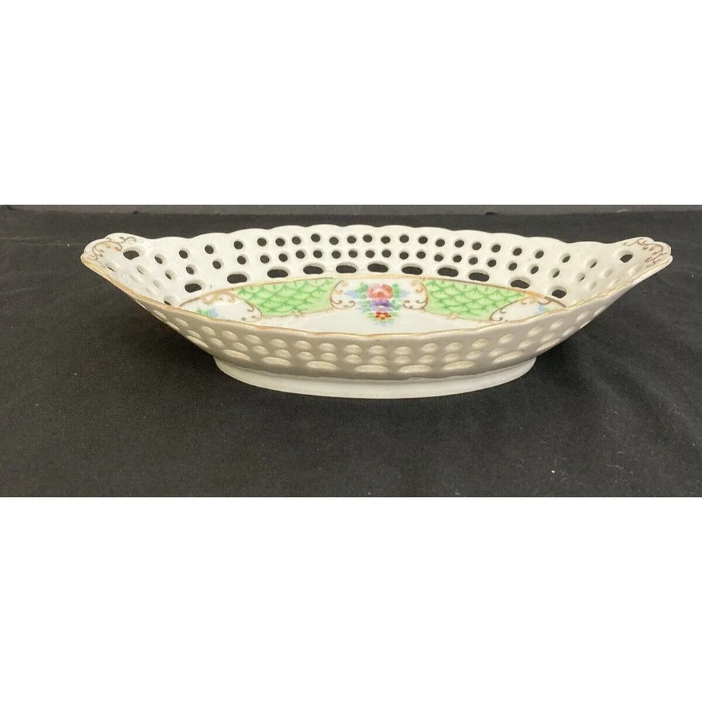 Unmarked vintage reticulated